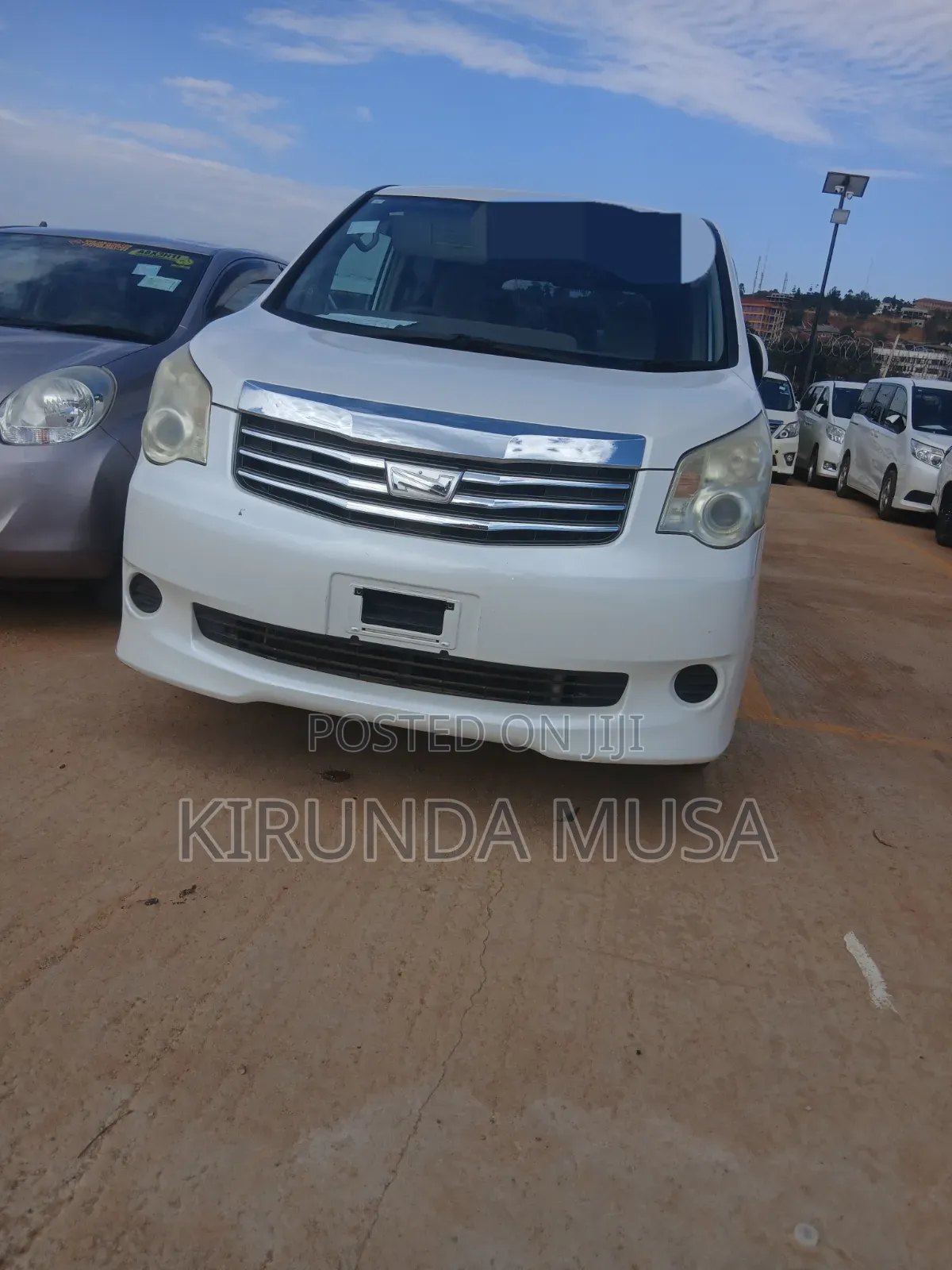 Toyota Noah 2013 White