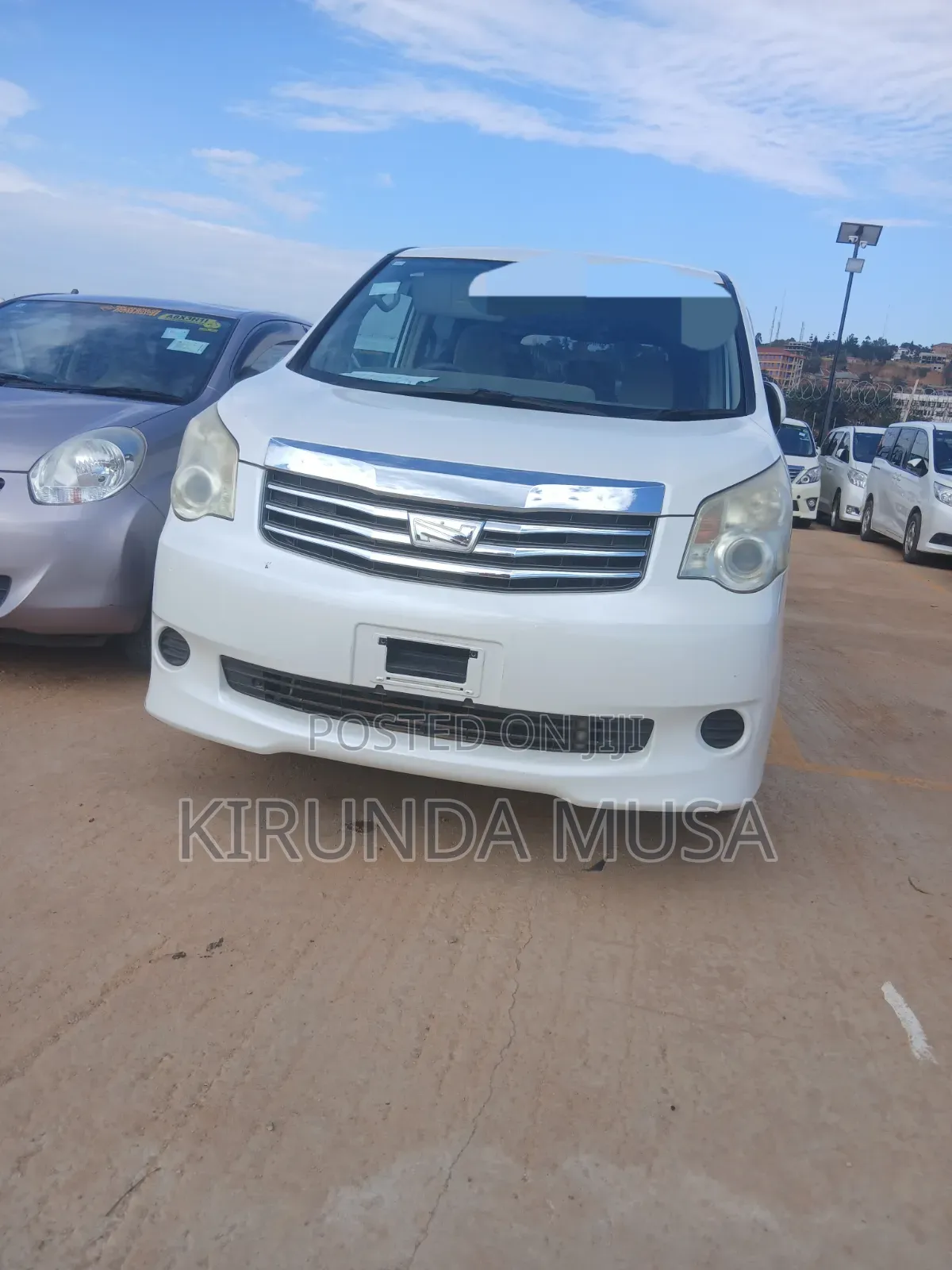 Toyota Noah 2013 White