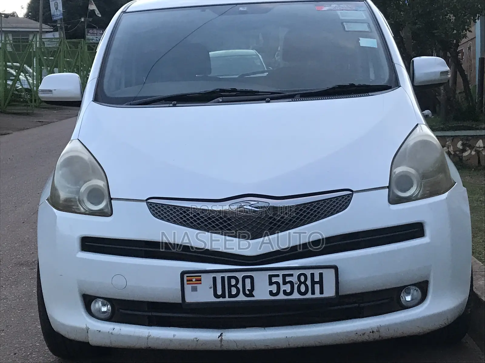 Toyota Ractis 2010 White