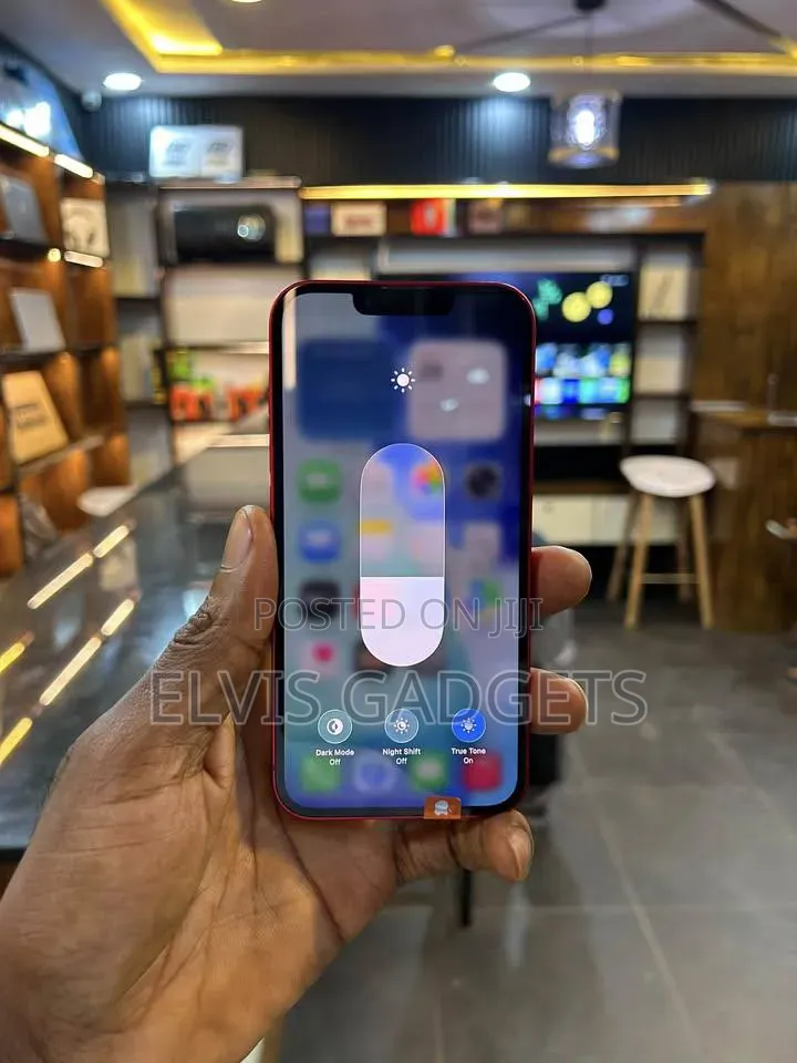 Apple iPhone 13 256 GB Red