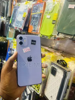 Apple iPhone 11 64 GB Purple