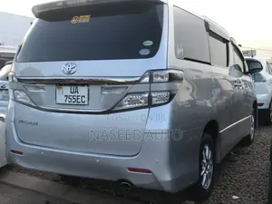 Toyota Vellfire 2010 Silver