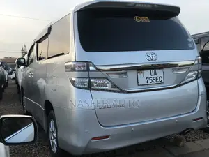 Toyota Vellfire 2010 Silver