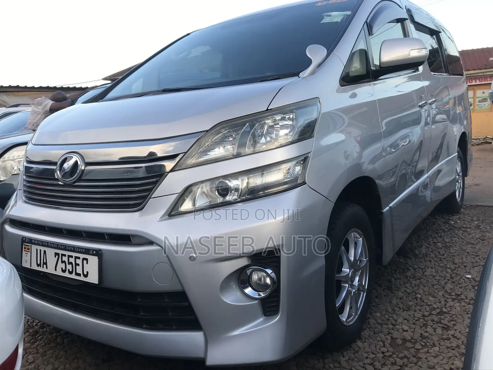 Toyota Vellfire 2010 Silver