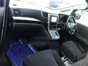 Toyota Vellfire 2010 Silver