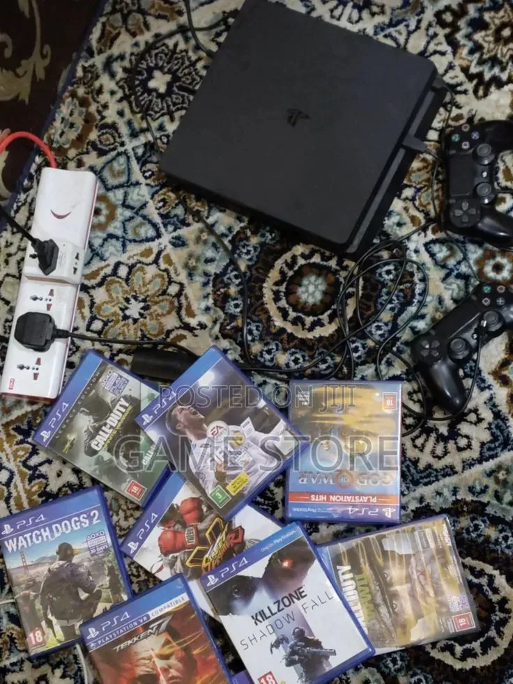 PS4 Slim: Make Chaotic Party Minigame Showdowns Rock