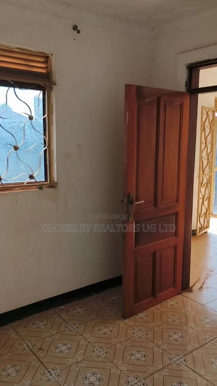 2bdrm House in Division A for sale