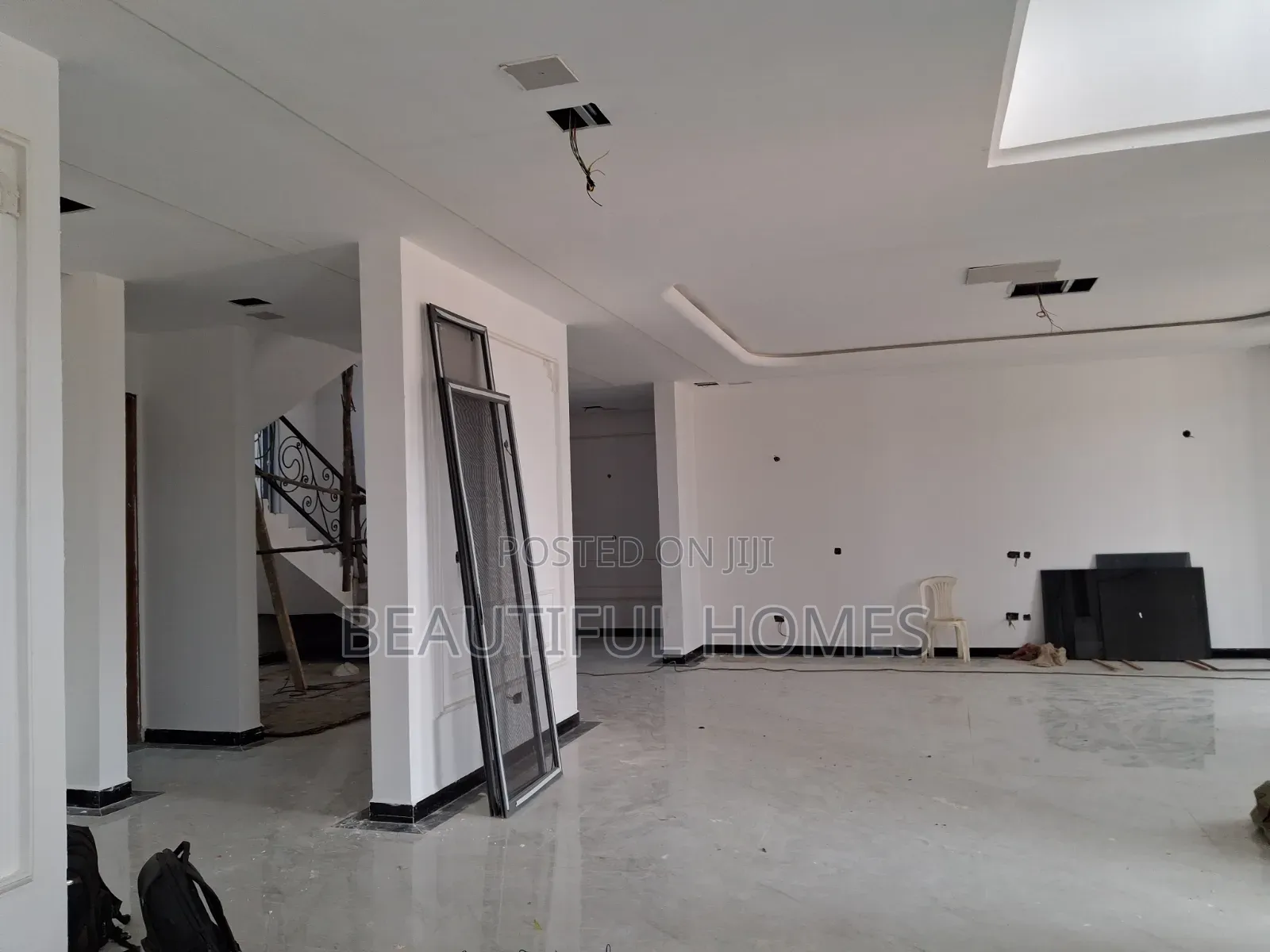 Furnished 7bdrm Mansion in Kira for sale
