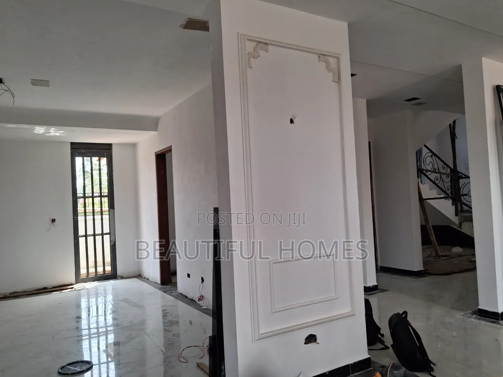 Furnished 7bdrm Mansion in Kira for sale