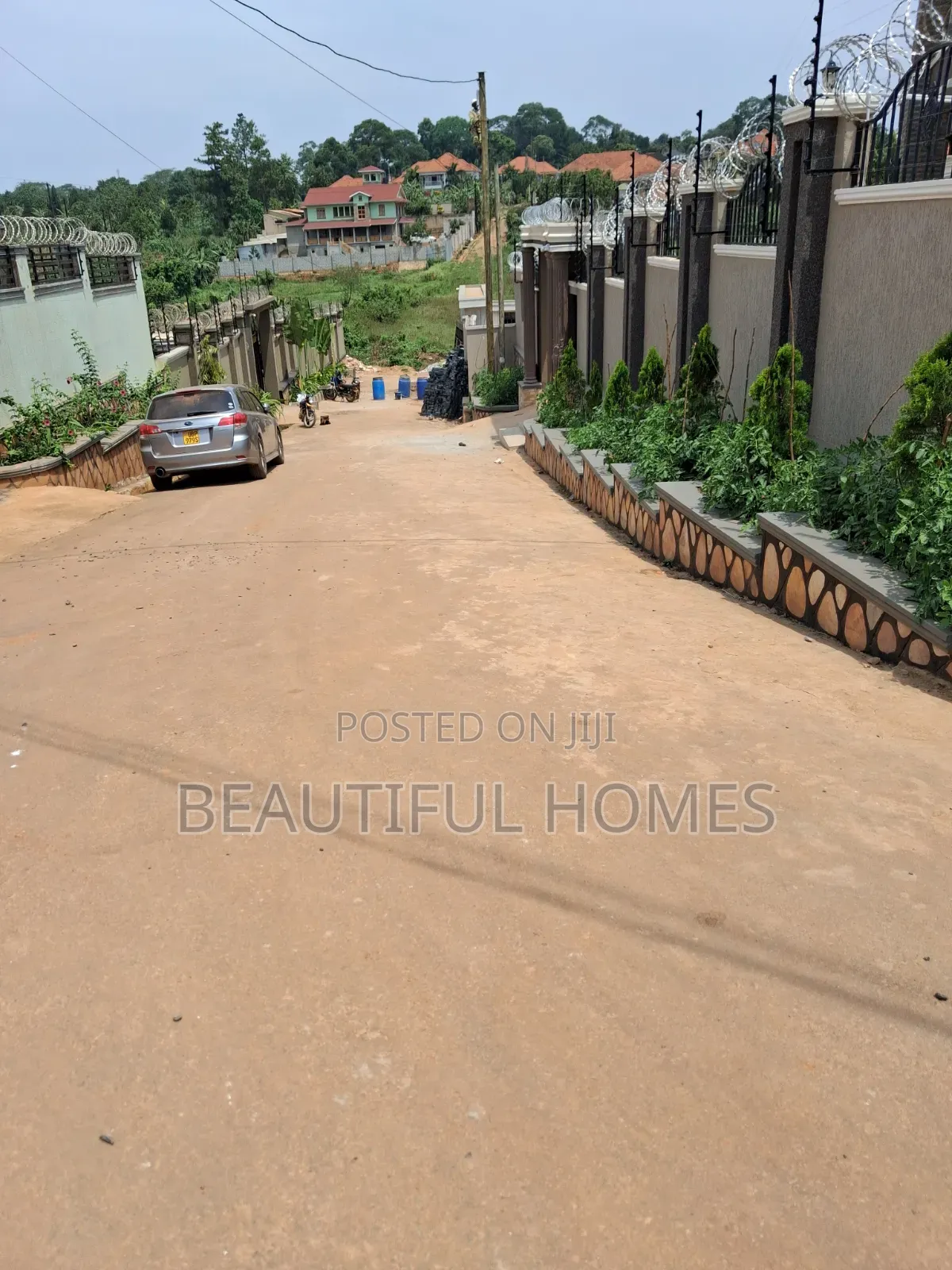 Furnished 7bdrm Mansion in Kira for sale