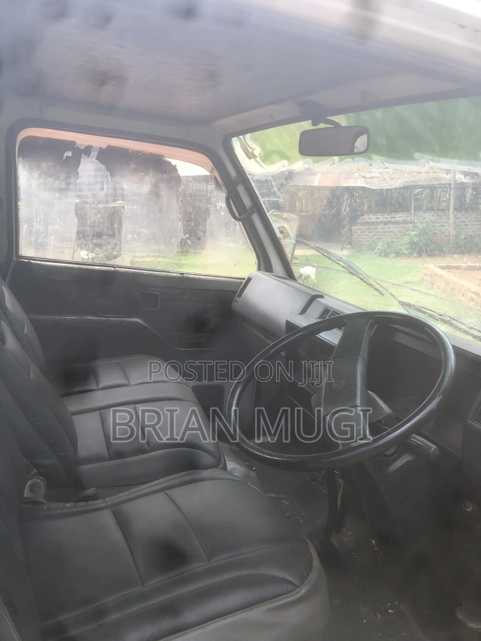Isuzu Elf Track
