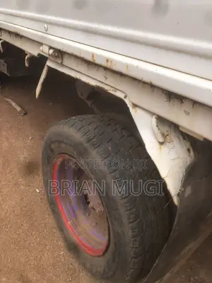 Isuzu Elf Track