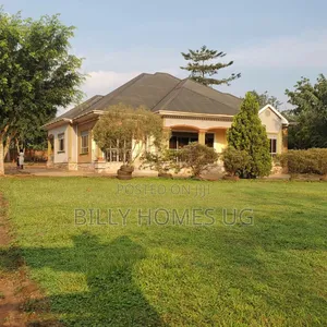 4bdrm Bungalow in Busukuma for sale