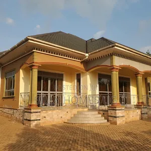 4bdrm Bungalow in Busukuma for sale