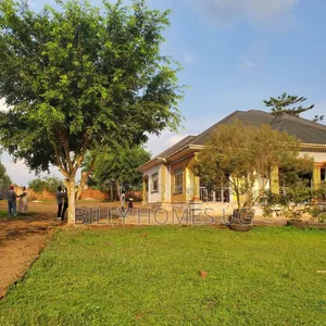 4bdrm Bungalow in Busukuma for sale
