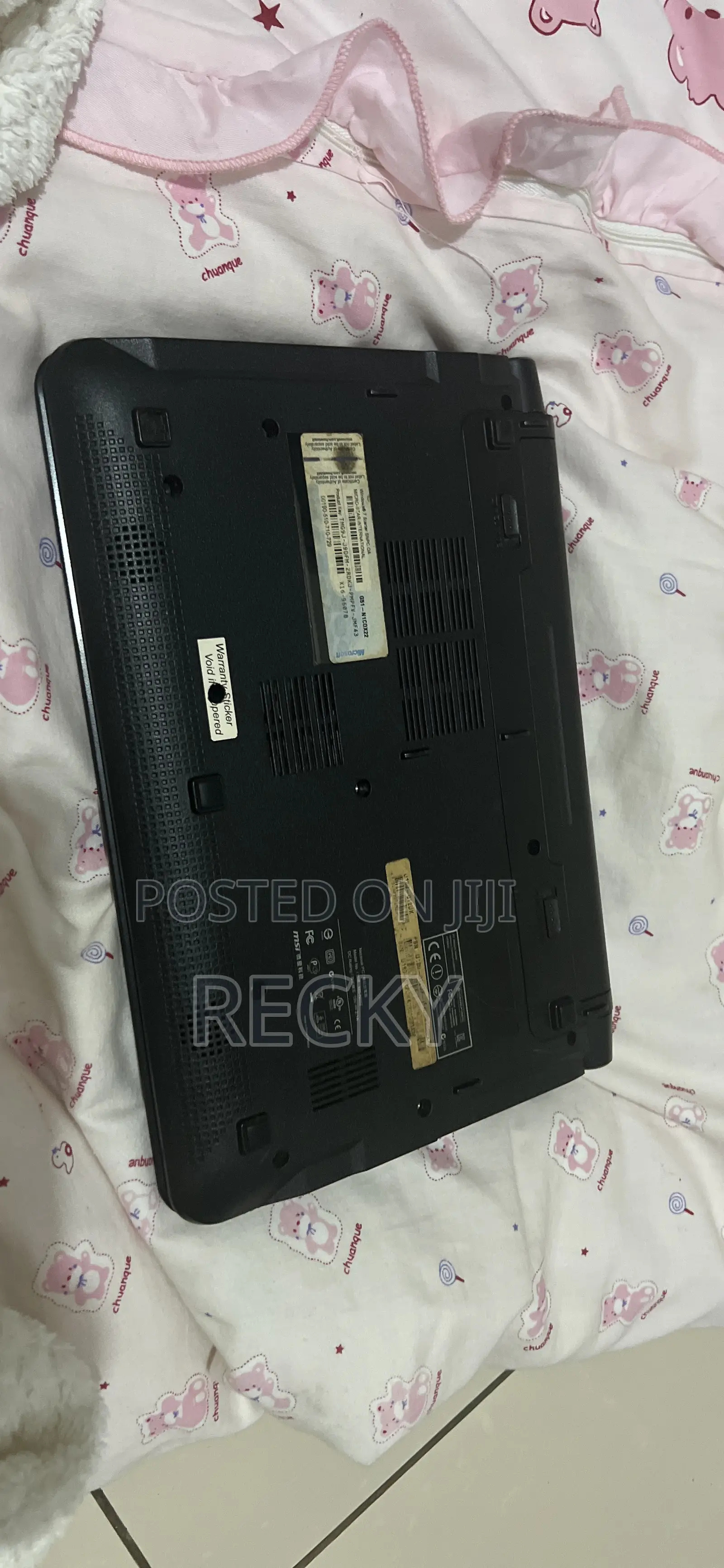 Laptop MSI Wind U180 6GB Intel Atom SSHD (Hybrid) 128GB
