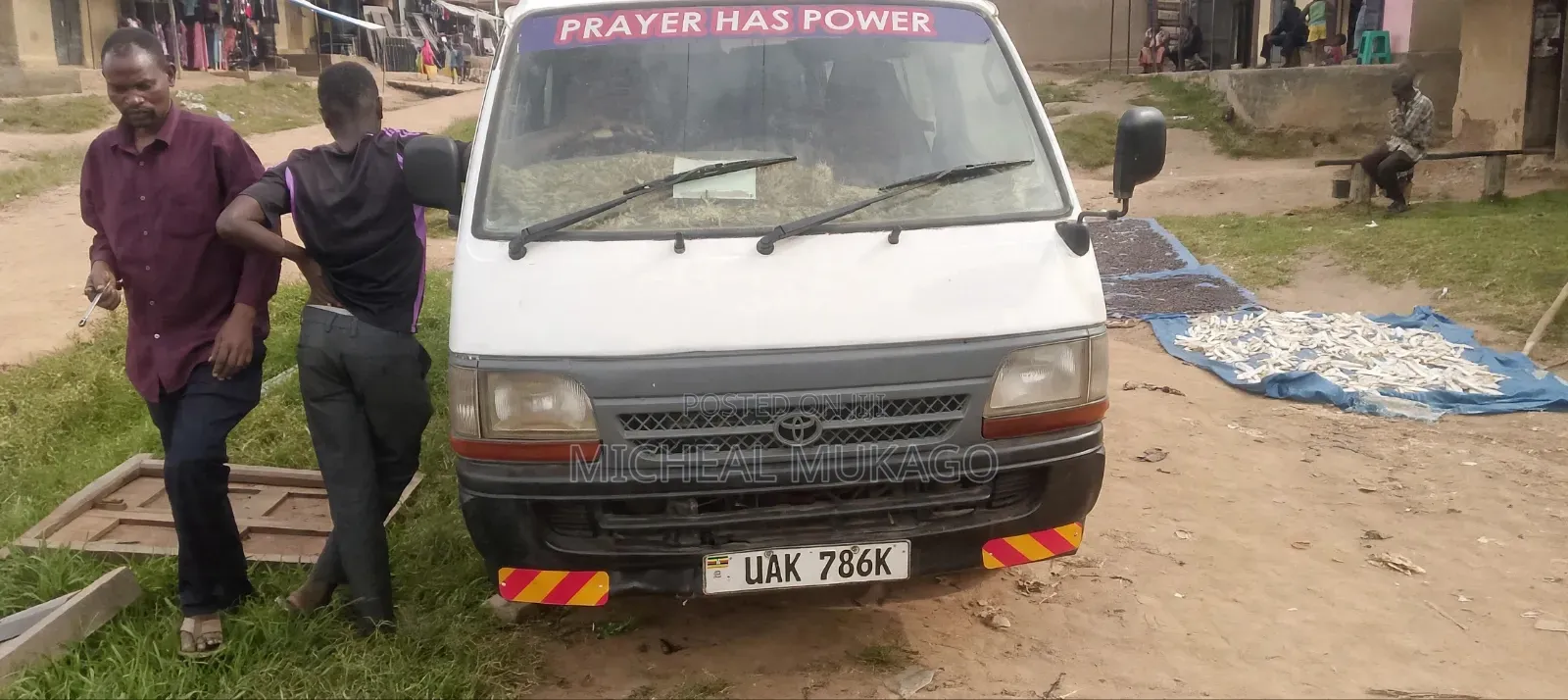 Toyota Grand HiAce 1999 White