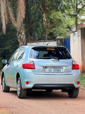 Toyota Auris 2011 Silver