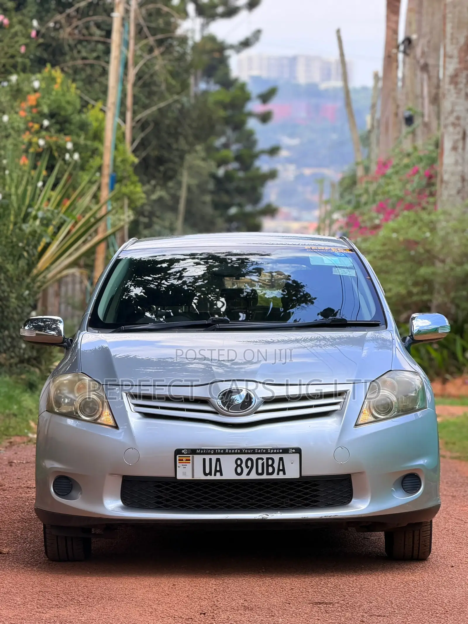 Toyota Auris 2011 Silver