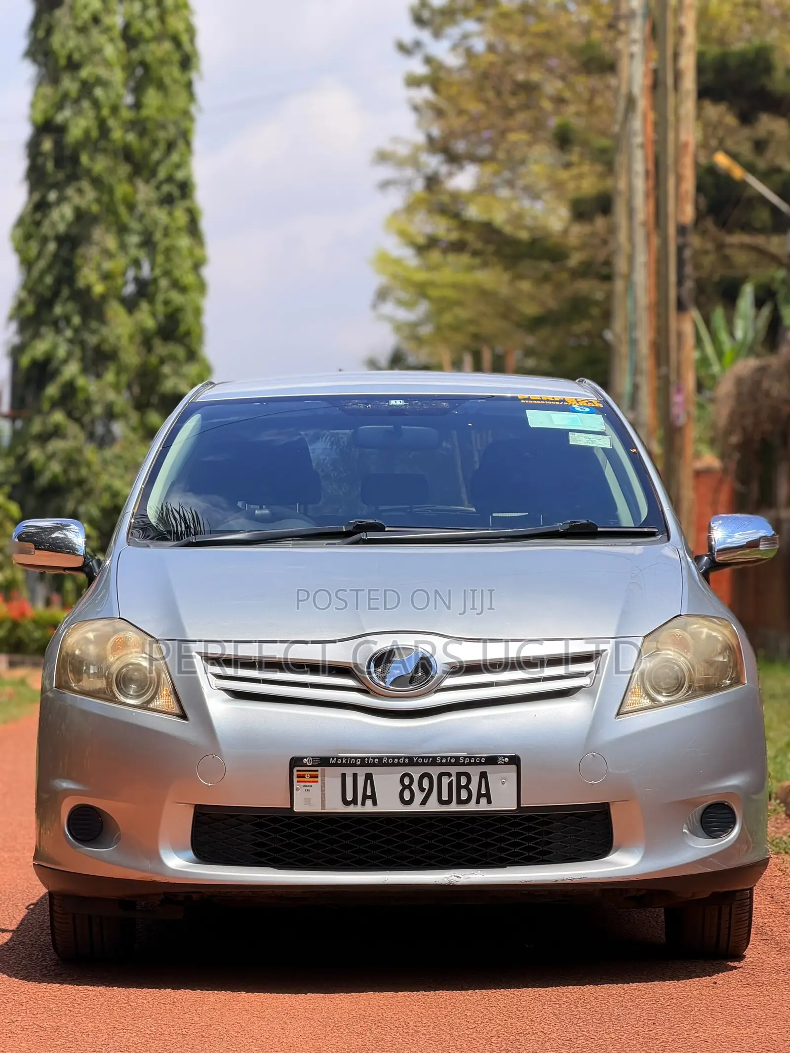 Toyota Auris 2011 Silver