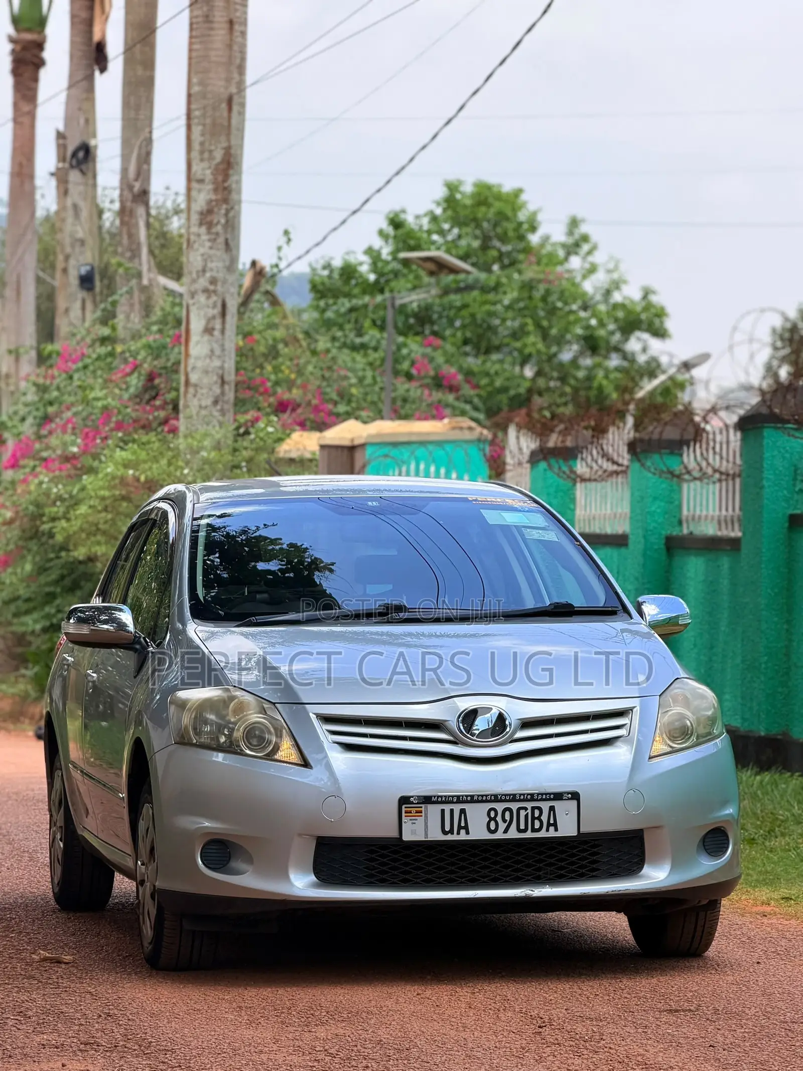 Toyota Auris 2011 Silver