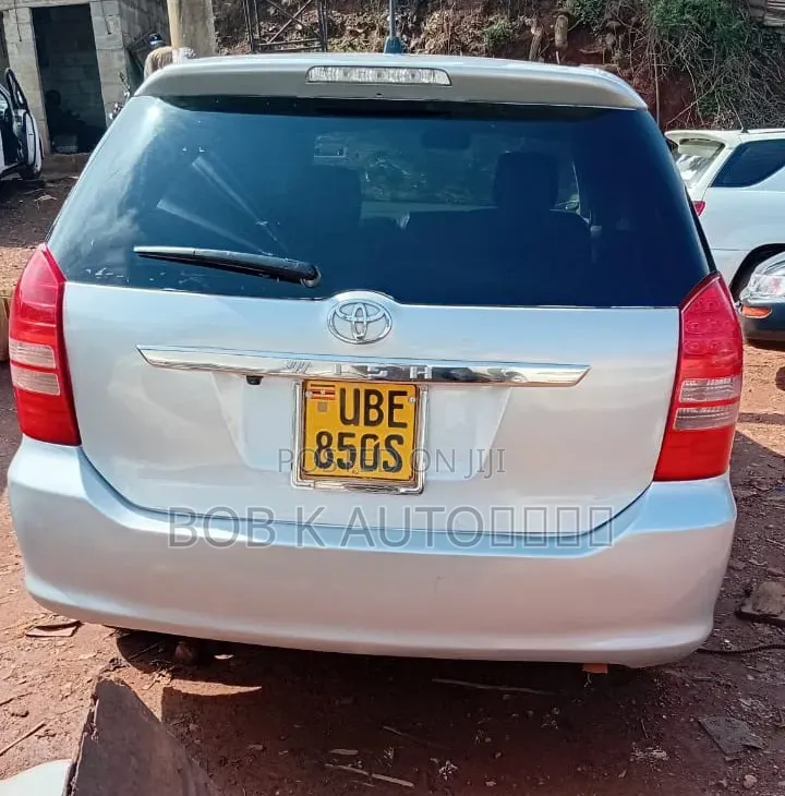Toyota Wish 2004 Silver