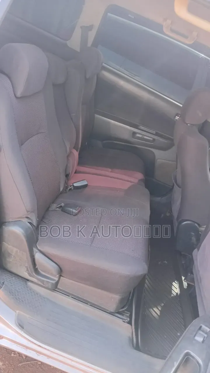 Toyota Wish 2004 Silver