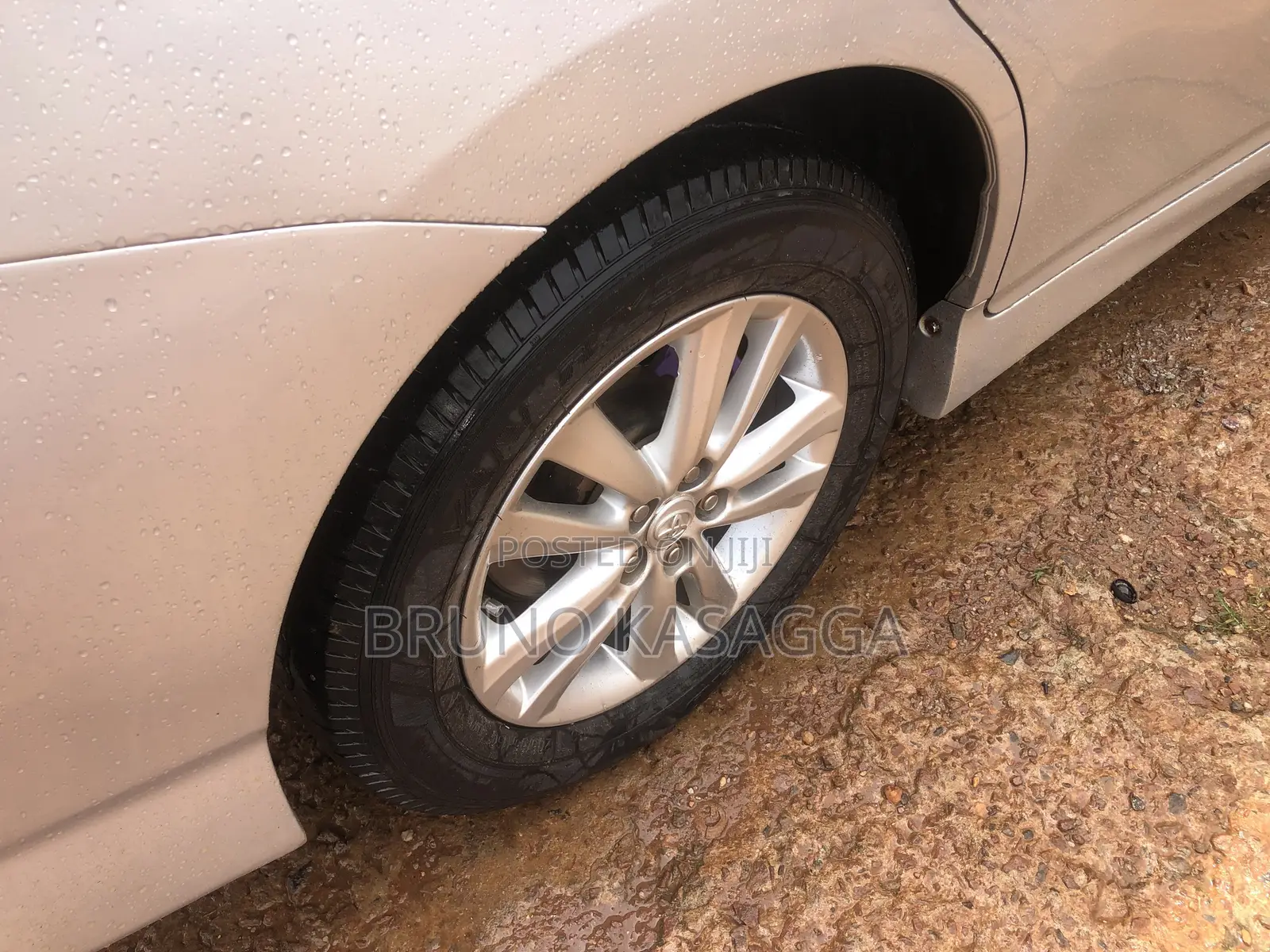 Toyota Wish 2010 Silver