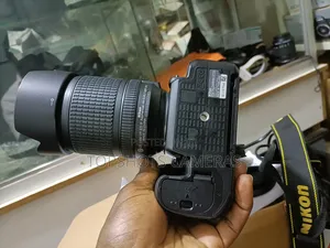 Nikon D7500 + Nikon 18-140mm VR Lens
