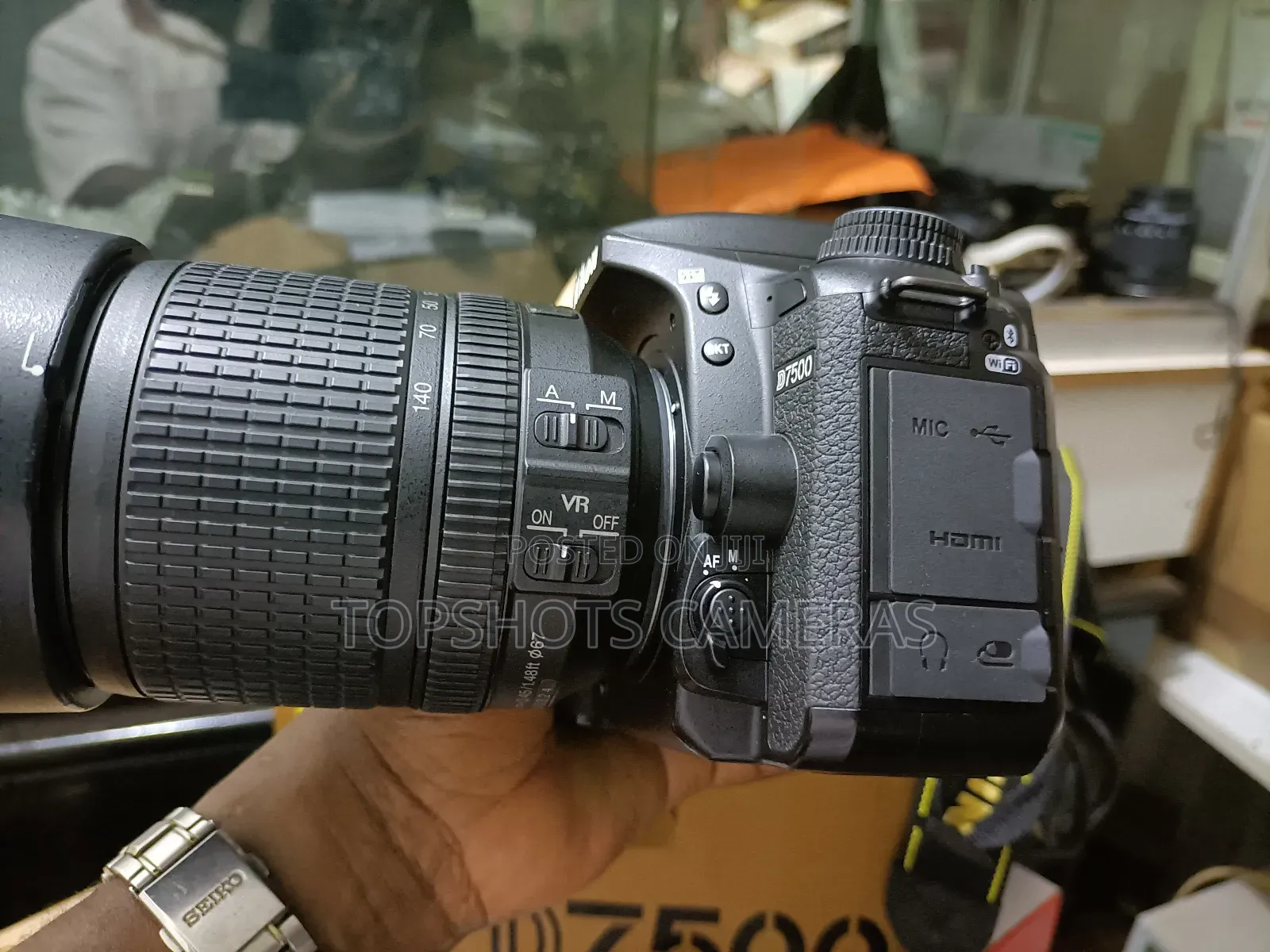 Nikon D7500 + Nikon 18-140mm VR Lens