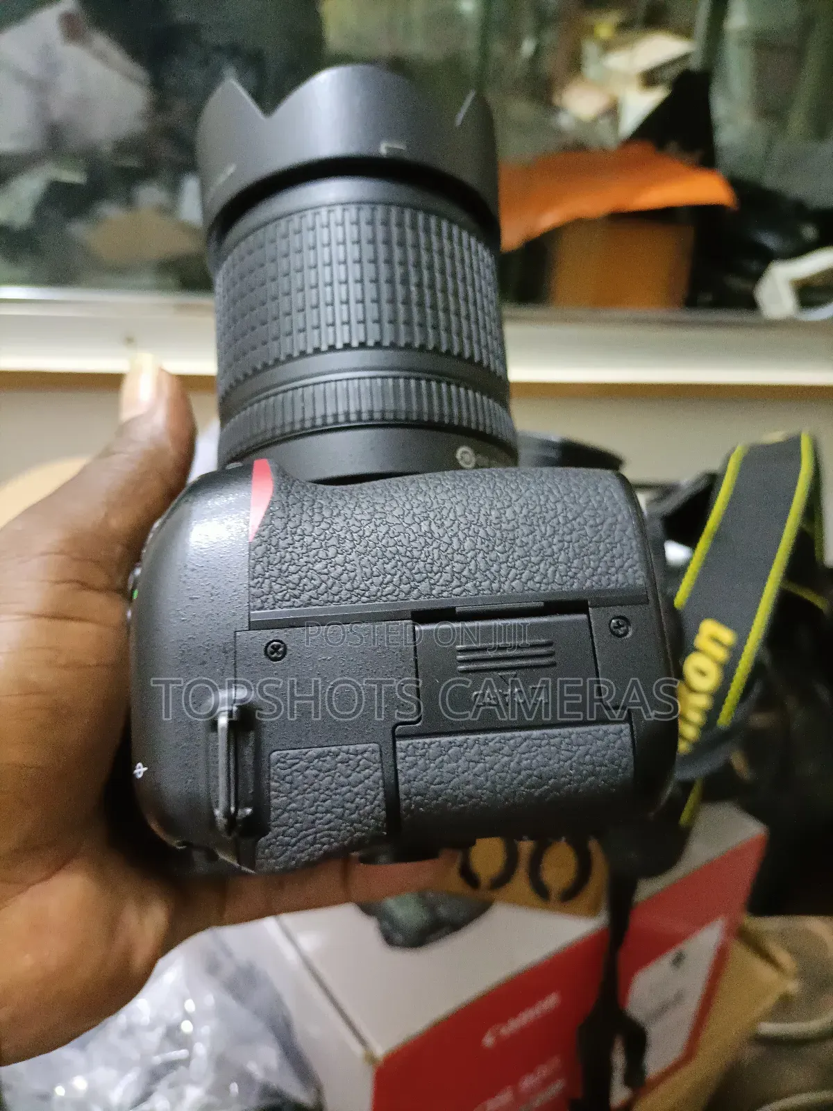 Nikon D7500 + Nikon 18-140mm VR Lens