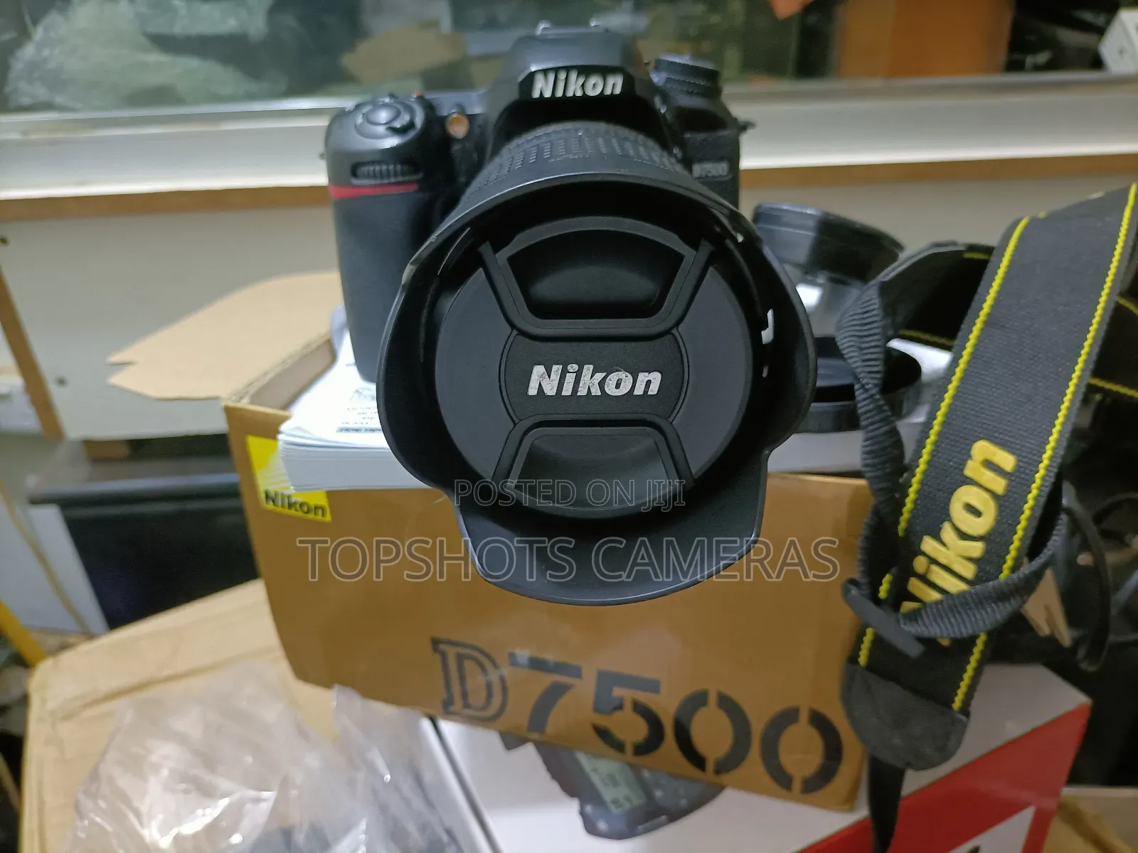 Nikon D7500 + Nikon 18-140mm VR Lens