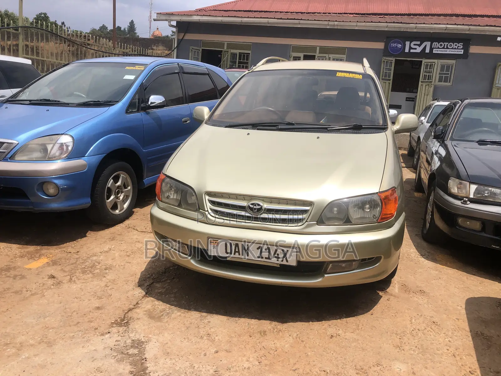 Toyota Ipsum 2000 Gold