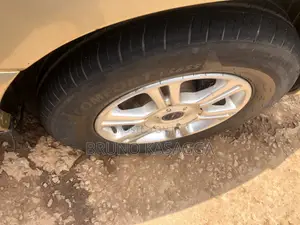 Toyota Ipsum 2000 Gold