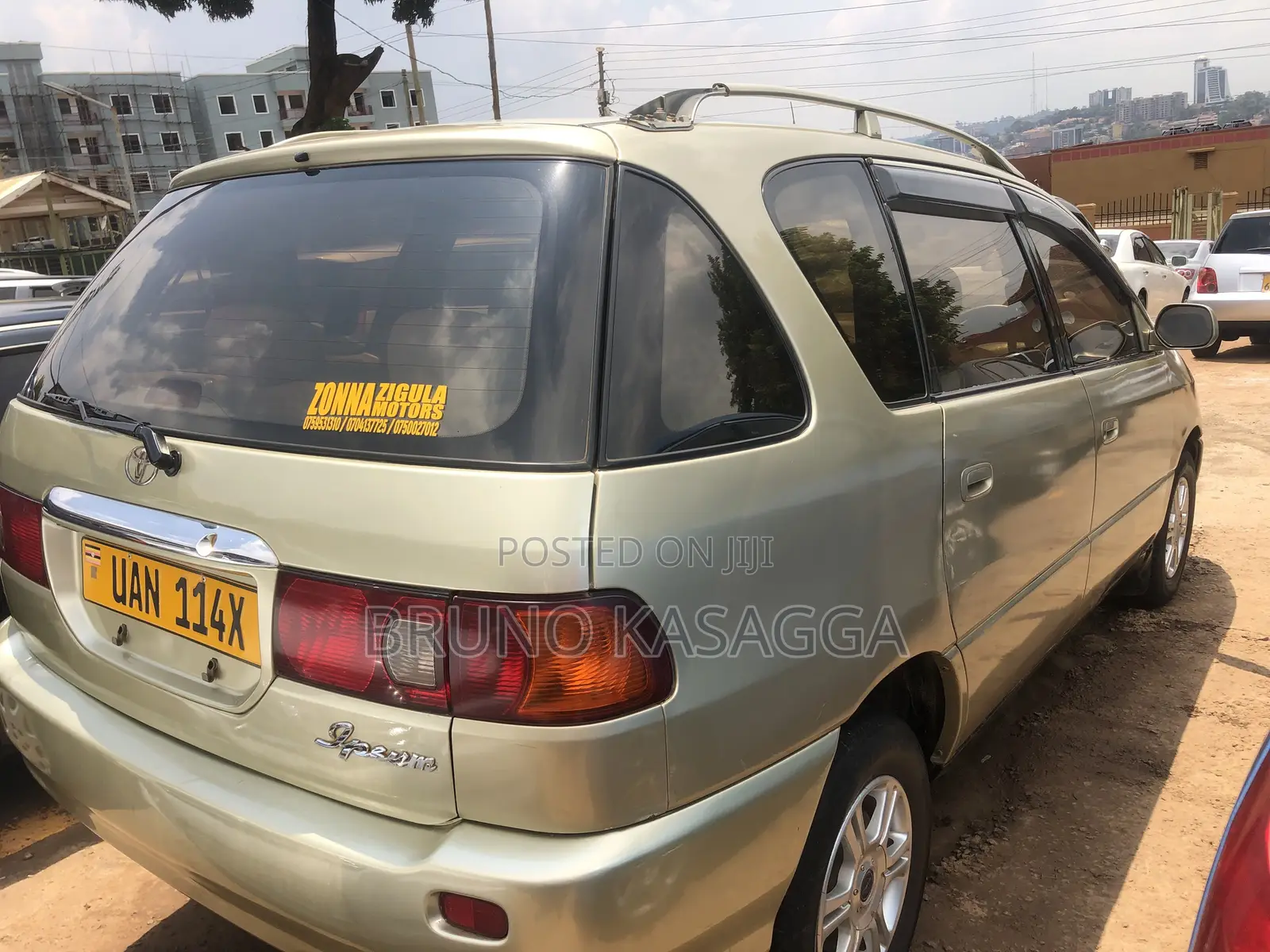 Toyota Ipsum 2000 Gold