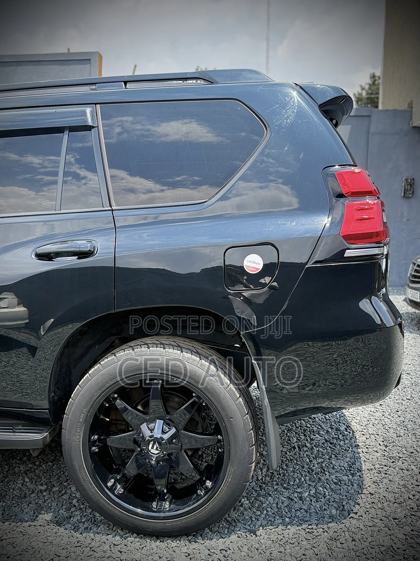 Toyota Land Cruiser Prado 2017 Black