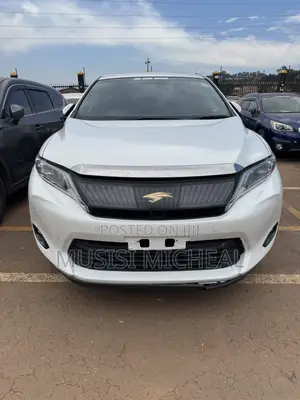 Toyota Harrier 2.0 2016 White