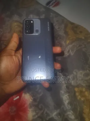 Tecno Spark 8C 64 GB Blue