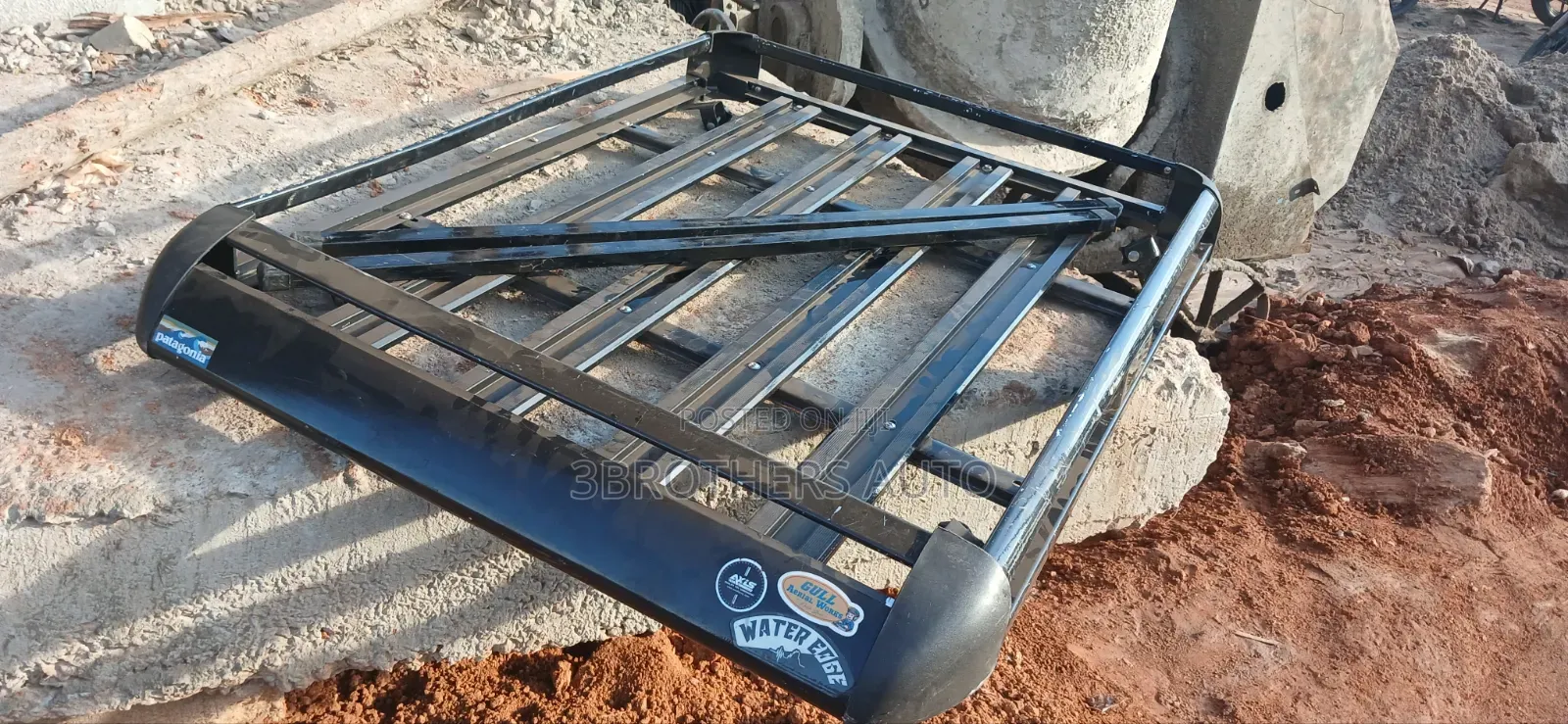Black Universal Roof Racks