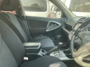 Toyota RAV4 2010 White