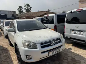 Toyota RAV4 2010 White