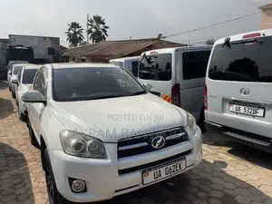 Toyota RAV4 2010 White