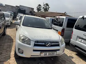 Toyota RAV4 2010 White