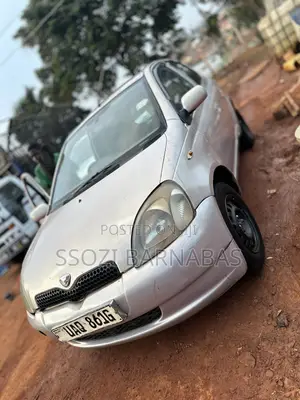 Toyota Vitz 2005 Silver