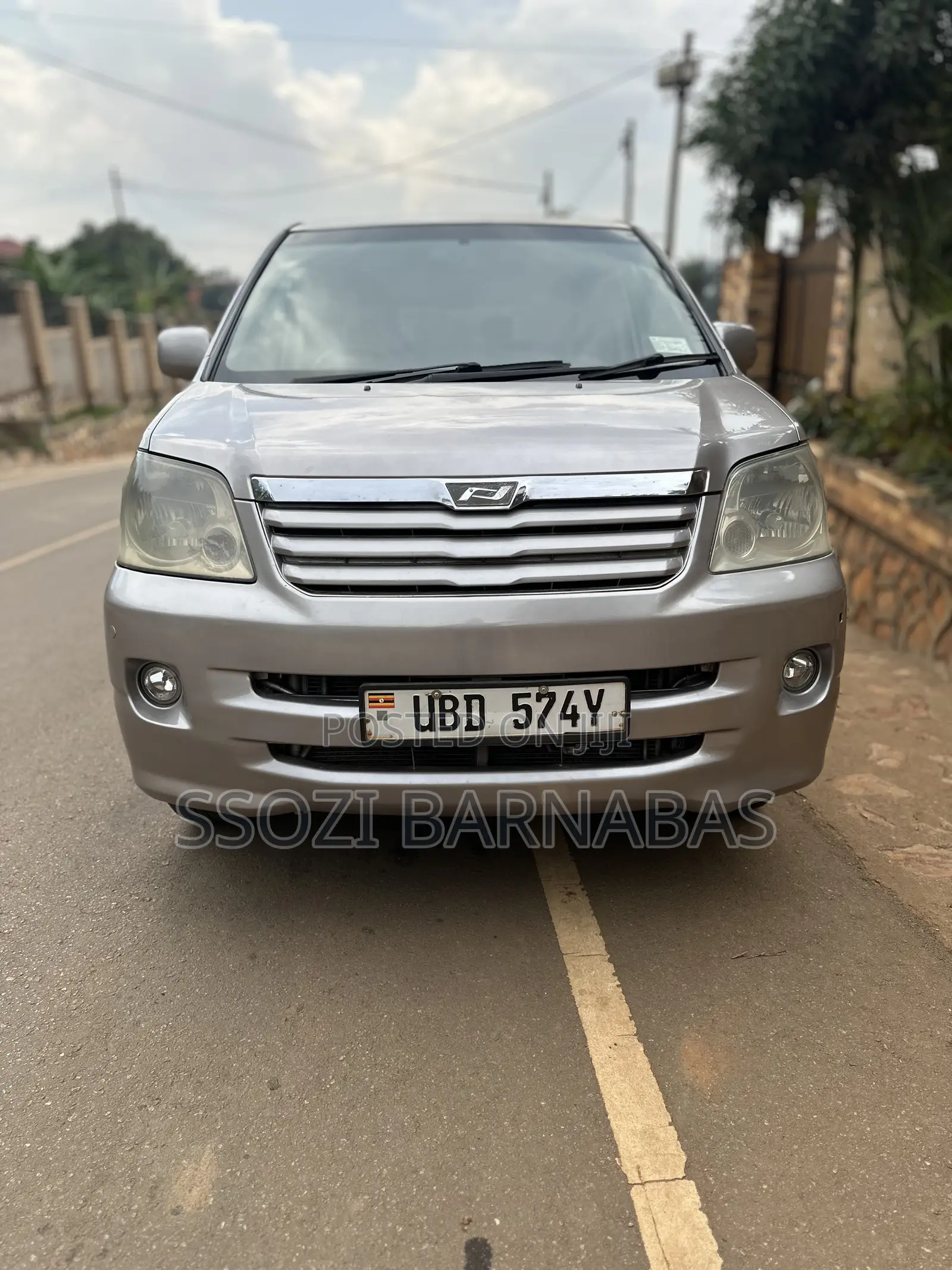 Toyota Noah 2003 Silver