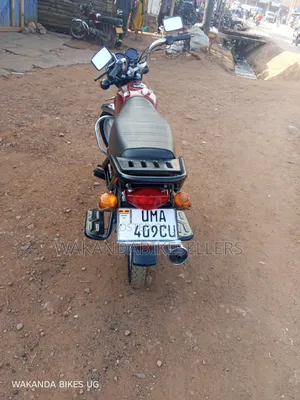 Bajaj Boxer 100 2025 Red