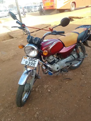 Bajaj Boxer 100 2024 Red