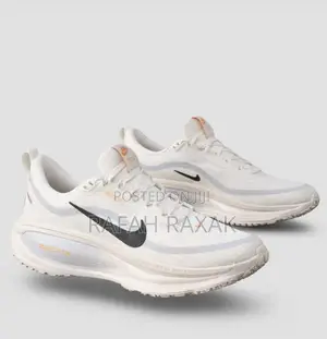 Nike Air ZoomX Vomero 18 GTX “Pale Ivory Football Grey” Running Shoes