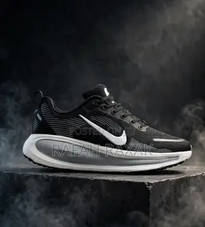 Original Nike ZoomX Vomero “Invincible Run” Running Trainer Sneakers