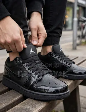 Original Nike Air Jordan 1 Low Se “Black Patent” Sneakers